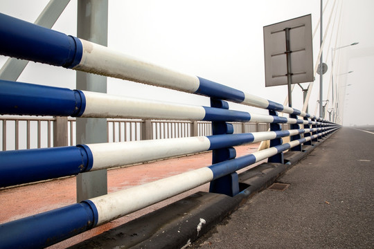 公路防撞护栏