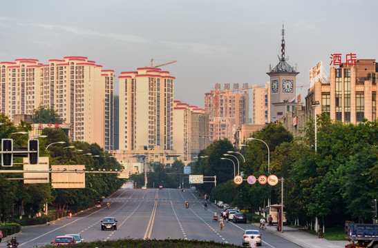 夕阳下的城市