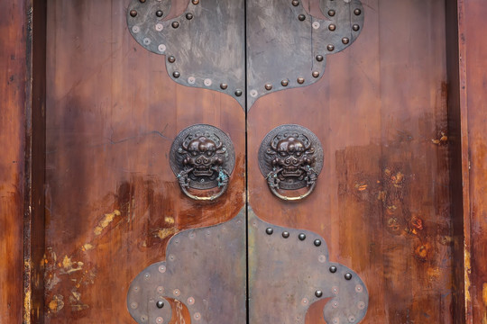 中式传统木门和门锁
