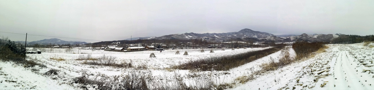 冬日雪后山村