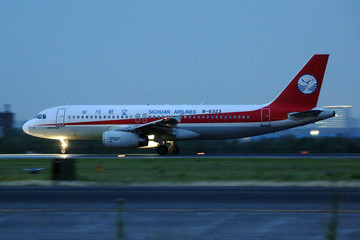 四川航空飞机夜航