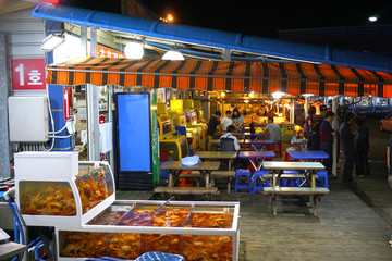 韩国束草渔港海产市场