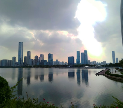 深圳南山区城市都市繁华发展