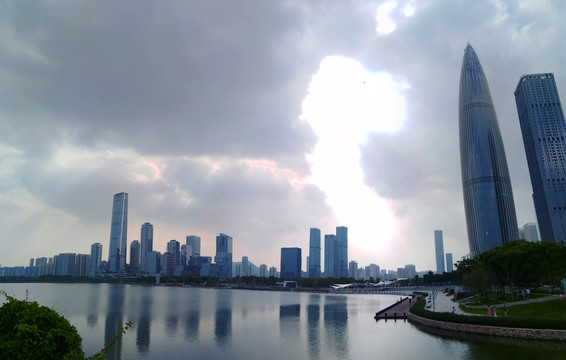 深圳南山区城市都市繁华发展