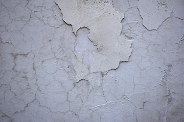 斑驳的白灰墙