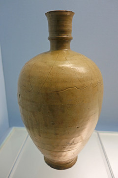 岳州窑青釉划花瓶