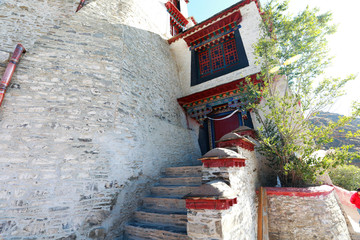 西藏山南地区雍布拉康宫风貌