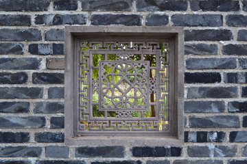 中式镂空方形窗