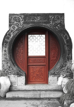 传统风格的红木门