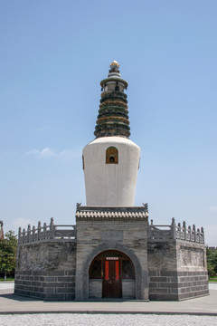 大同法华寺覆钵式琉璃喇嘛塔