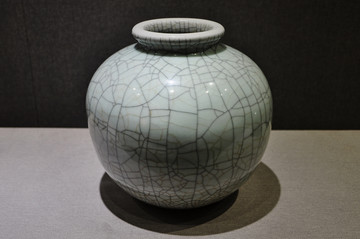 裂纹釉瓷罐