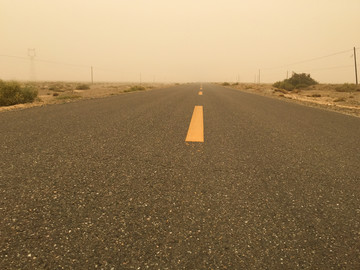 沙尘暴天气道路