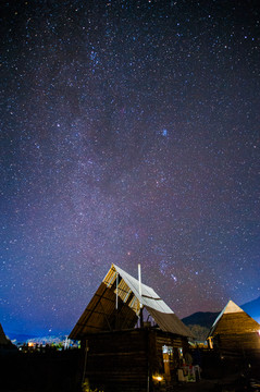 新疆禾木村的星空