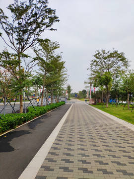 人行道自行车道