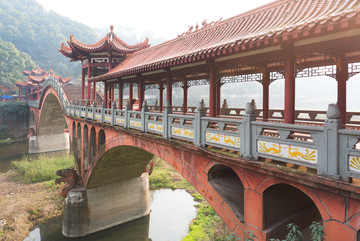 四川乐山乌尤寺的廊桥