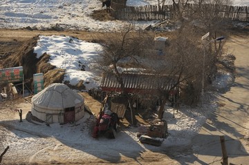 坝上雪景