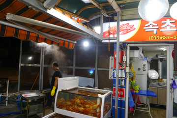 韩国红蟹餐厅厨房烹饪