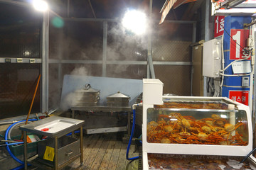 韩国红蟹餐厅厨房烹饪