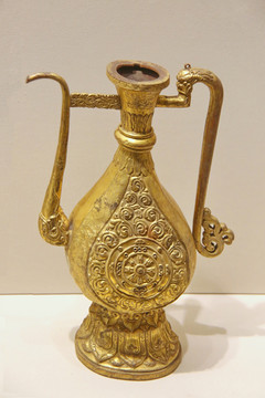 鎏金铜壶带流金壶