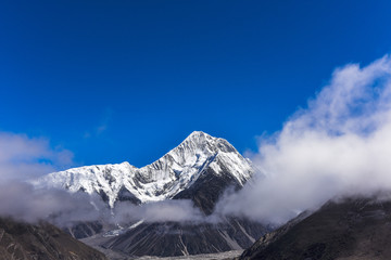 贡嘎主峰