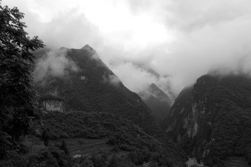 水墨远山背景