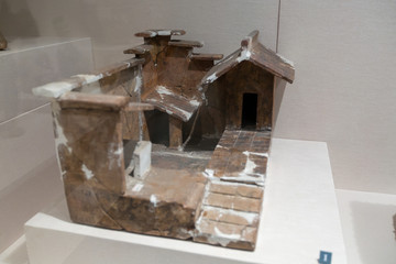 山东博物馆展品汉代陶厕
