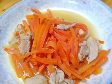 肉炒红萝卜
