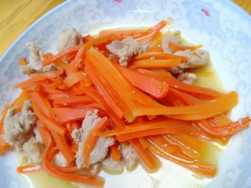 肉炒红萝卜