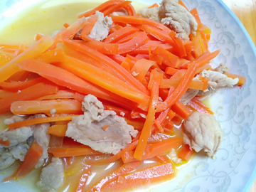 肉炒红萝卜