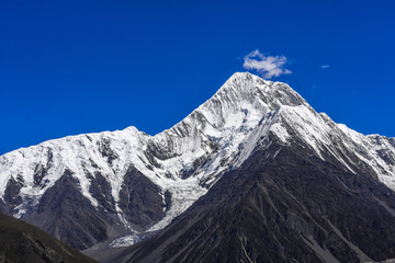 贡嘎主峰