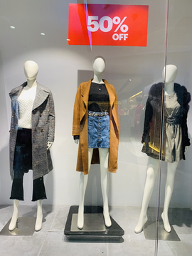 女装店橱窗
