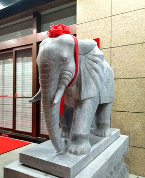 大象雕塑