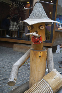 首尔仁寺洞三吉市场传统木偶雕塑