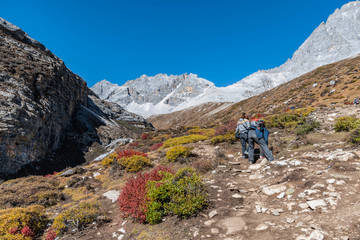 亚丁雪山