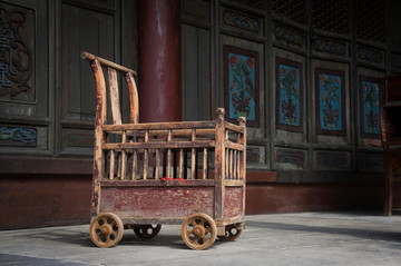 中国传统木制婴儿车