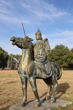 骑马执盾牌战士雕像