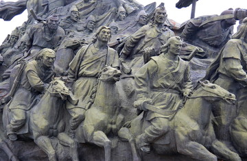 蒙古将士骑马征战铜像