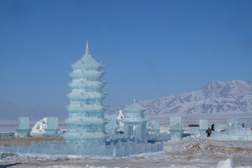 冰雕塔施工现场