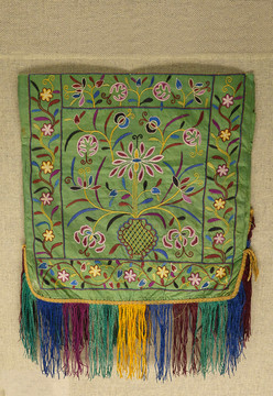 新疆喀什维吾尔族绣花卉纹围巾