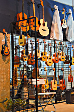 吉他专卖店