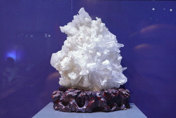 水晶石