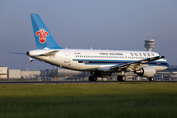 中国南方航空民航飞机滑行