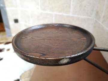 木质金属支撑休闲桌子