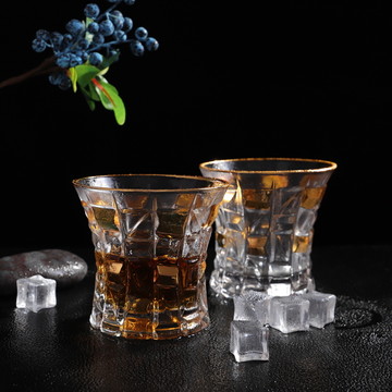 酒杯