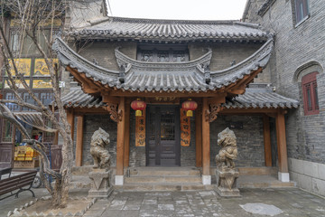 中式建筑翘角飞檐大门