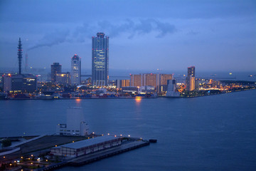 鸟瞰大阪夜景