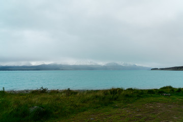 雪山湖泊