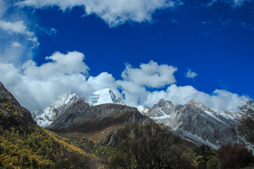 稻城亚丁雪山