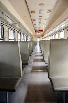 老火车车厢座椅