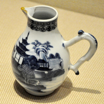 清青花山水纹瓷茶具